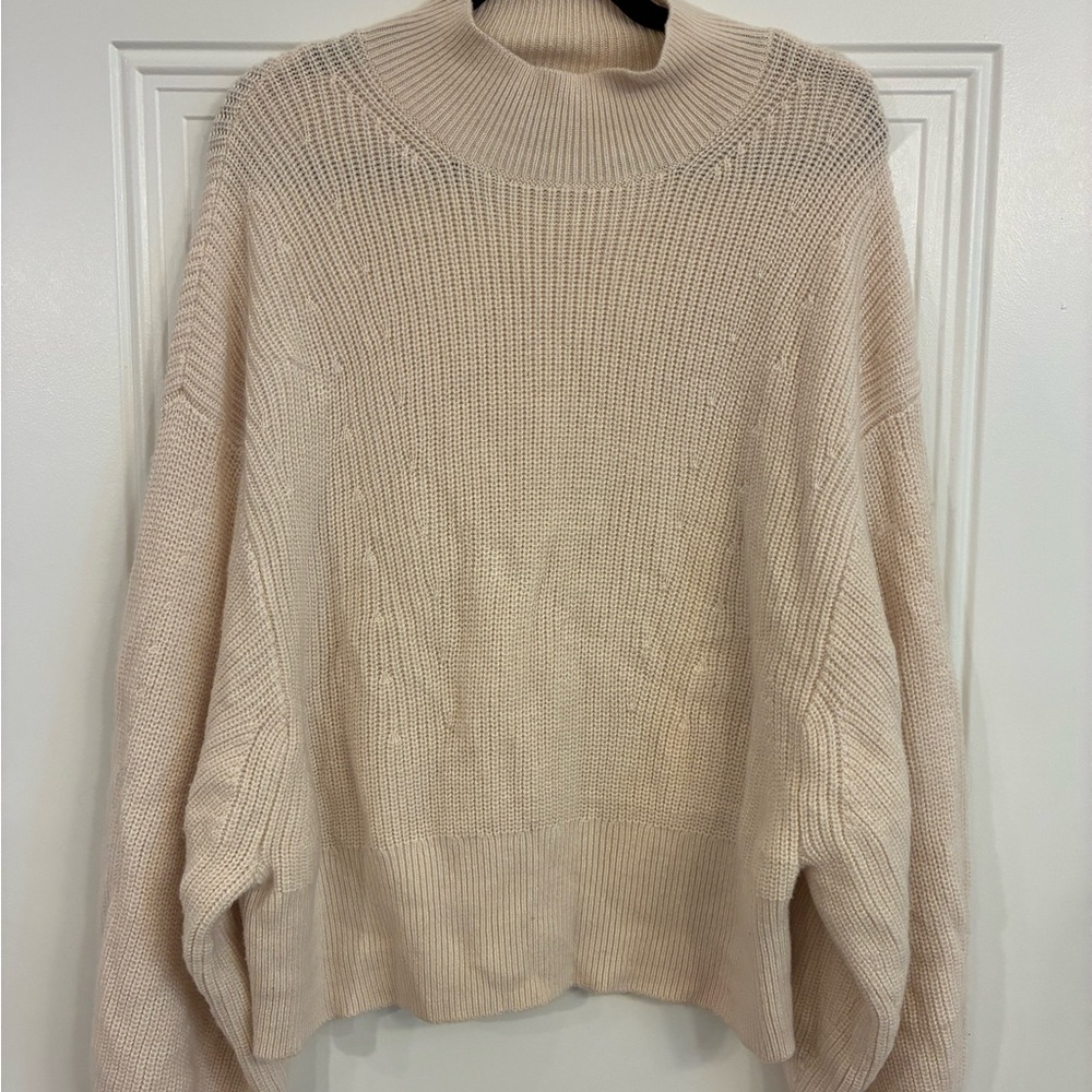 Banana Republic Cream Knit Pullover